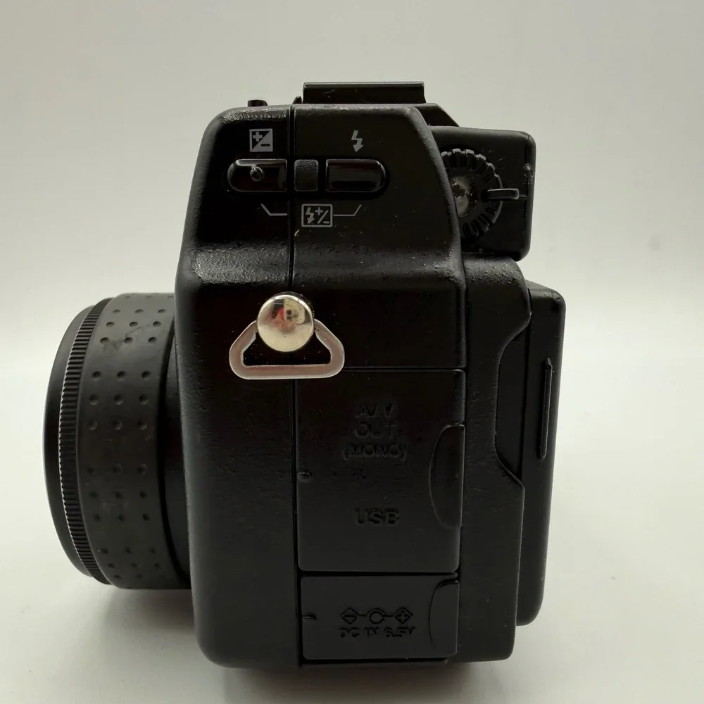 Olympus Camedia C-5050 Zoom Digital Camera 5.0MP F1.8 Lens Black Japan AS-IS